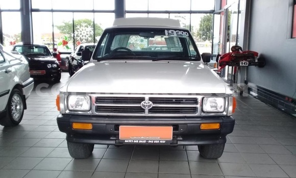 Tenga Tsaru Toyota Hilux Zvimwe Mota in Beitbridge in Matabeleland South Tenga Tsaru Toyota Hilux Zvimwe Mota in Beitbridge in Matabeleland South