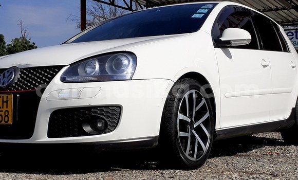 Tenga Tsaru Volkswagen Golf GTI Chena Mota in Kwekwe in Midlands