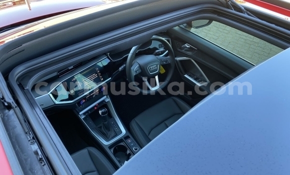 Nunua Ilio tumika Audi Q3 Nyekundu Gari ndani ya Beitbridge nchini Matabeleland Kusini Nunua Ilio tumika Audi Q3 Nyekundu Gari ndani ya Beitbridge nchini Matabeleland Kusini