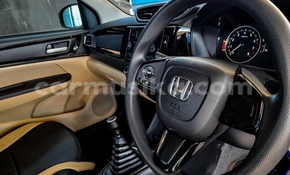 Buy Used Honda Accord White Car in Beitbridge in Matabeleland South Buy Used Honda Accord White Car in Beitbridge in Matabeleland South