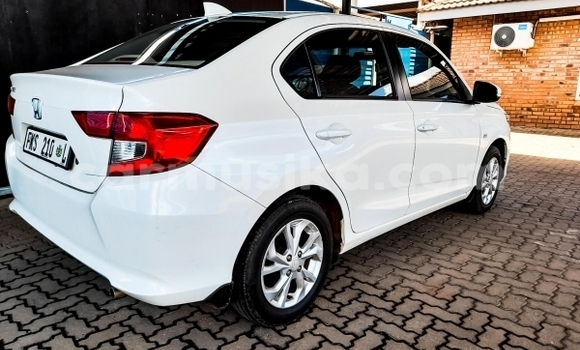 Buy Used Honda Accord White Car in Beitbridge in Matabeleland South Buy Used Honda Accord White Car in Beitbridge in Matabeleland South