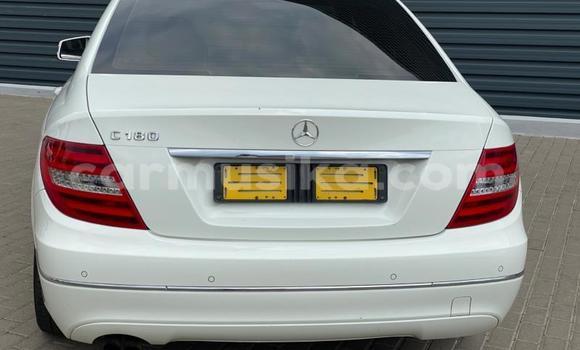 Acheter Occasion Voiture Mercedes‒Benz C–Class Blanc à Beitbridge, Matabeleland South Acheter Occasion Voiture Mercedes‒Benz C–Class Blanc à Beitbridge, Matabeleland South