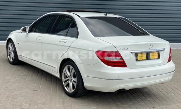 Acheter Occasion Voiture Mercedes‒Benz C–Class Blanc à Beitbridge, Matabeleland South Acheter Occasion Voiture Mercedes‒Benz C–Class Blanc à Beitbridge, Matabeleland South