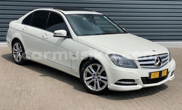 Acheter Occasion Voiture Mercedes‒Benz C–Class Blanc à Beitbridge, Matabeleland South Acheter Occasion Voiture Mercedes‒Benz C–Class Blanc à Beitbridge, Matabeleland South