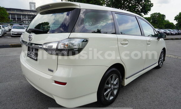 Acheter Occasion Voiture Toyota Wish Blanc à Beitbridge, Matabeleland South Acheter Occasion Voiture Toyota Wish Blanc à Beitbridge, Matabeleland South