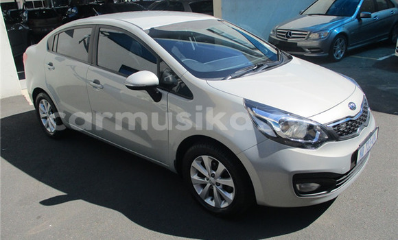 Nunua Ilio tumika Kia Rio Nyekundu Gari ndani ya Beitbridge nchini Matabeleland Kusini