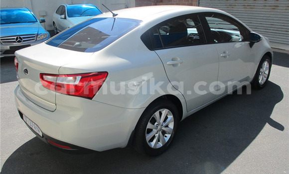 Acheter Occasion Voiture Kia Rio Rouge à Beitbridge, Matabeleland South Acheter Occasion Voiture Kia Rio Rouge à Beitbridge, Matabeleland South