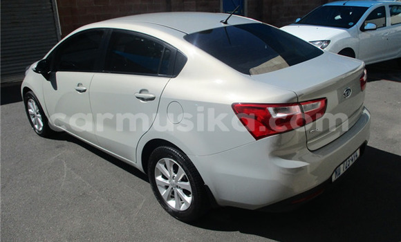 Acheter Occasion Voiture Kia Rio Rouge à Beitbridge, Matabeleland South Acheter Occasion Voiture Kia Rio Rouge à Beitbridge, Matabeleland South