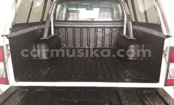 Buy Used Nissan NP 300 White Car in Beitbridge in Matabeleland South Buy Used Nissan NP 300 White Car in Beitbridge in Matabeleland South