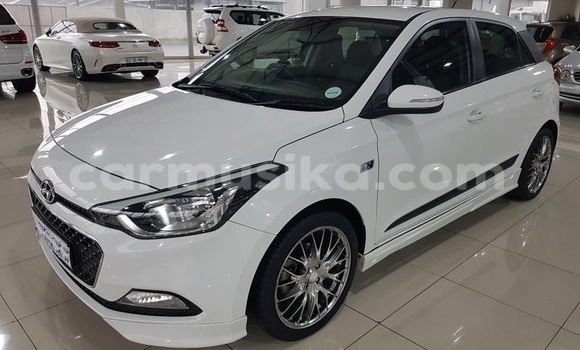 Buy Used Hyundai i20 White Car in Beitbridge in Matabeleland South Buy Used Hyundai i20 White Car in Beitbridge in Matabeleland South