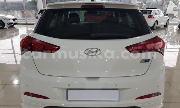 Buy Used Hyundai i20 White Car in Beitbridge in Matabeleland South Buy Used Hyundai i20 White Car in Beitbridge in Matabeleland South