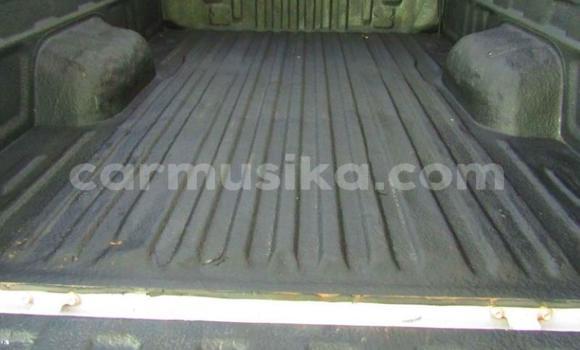 Acheter Occasion Voiture Toyota Hilux Blanc à Beitbridge, Matabeleland South Acheter Occasion Voiture Toyota Hilux Blanc à Beitbridge, Matabeleland South