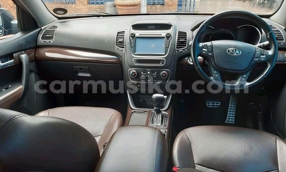 Acheter Occasion Voiture Kia Sorento Beige à Beitbridge, Matabeleland South Acheter Occasion Voiture Kia Sorento Beige à Beitbridge, Matabeleland South