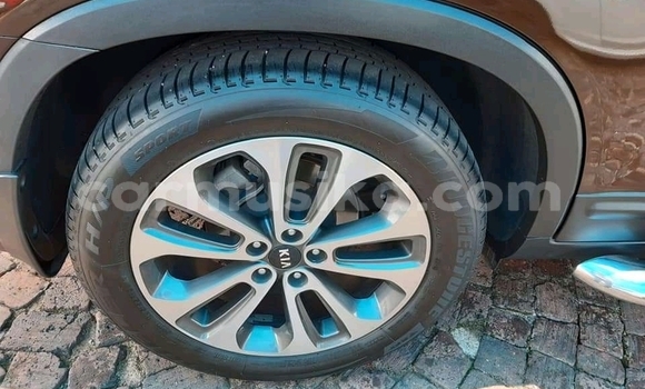 Acheter Occasion Voiture Kia Sorento Beige à Beitbridge, Matabeleland South Acheter Occasion Voiture Kia Sorento Beige à Beitbridge, Matabeleland South