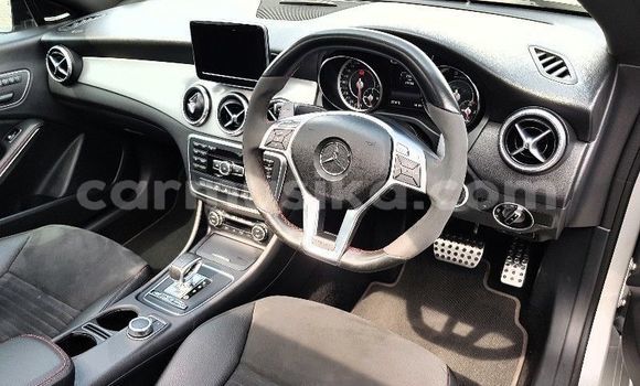 Nunua Ilio tumika Mercedes‒Benz C-klasse AMG Fedha Gari ndani ya Beitbridge nchini Matabeleland Kusini Nunua Ilio tumika Mercedes‒Benz C-klasse AMG Fedha Gari ndani ya Beitbridge nchini Matabeleland Kusini