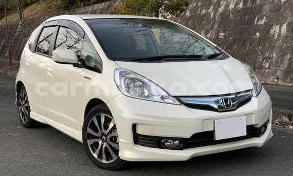 Buy Used Honda Fit White Car in Beitbridge in Matabeleland South