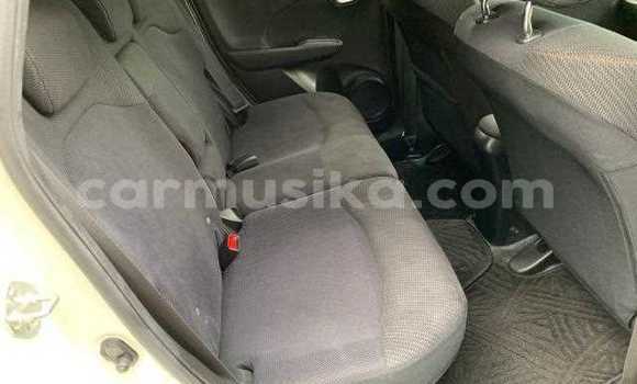 Acheter Occasion Voiture Honda Fit Blanc à Beitbridge, Matabeleland South Acheter Occasion Voiture Honda Fit Blanc à Beitbridge, Matabeleland South