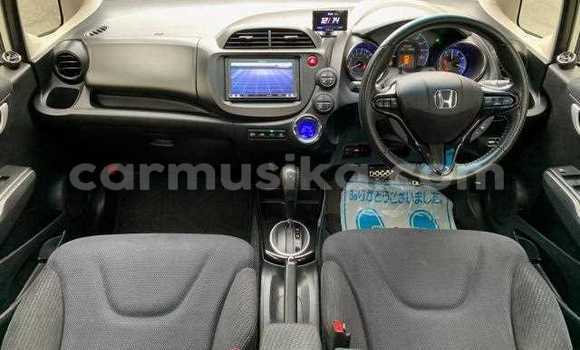 Acheter Occasion Voiture Honda Fit Blanc à Beitbridge, Matabeleland South Acheter Occasion Voiture Honda Fit Blanc à Beitbridge, Matabeleland South