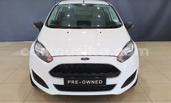 Nunua Ilio tumika Ford Fiesta Nyeupe Gari ndani ya Beitbridge nchini Matabeleland Kusini