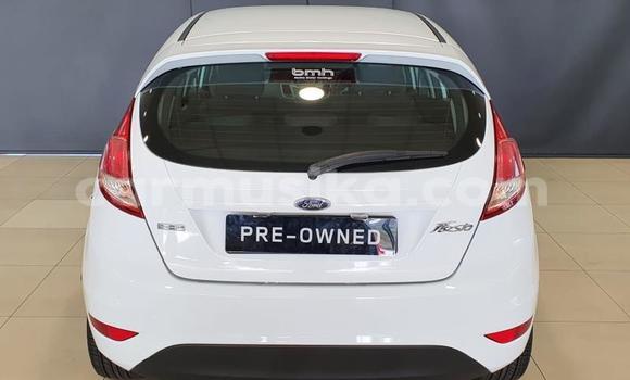 Acheter Occasion Voiture Ford Fiesta Blanc à Beitbridge, Matabeleland South Acheter Occasion Voiture Ford Fiesta Blanc à Beitbridge, Matabeleland South