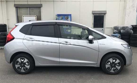 Buy Used Honda Fit Silver Car in Beitbridge in Matabeleland South Buy Used Honda Fit Silver Car in Beitbridge in Matabeleland South