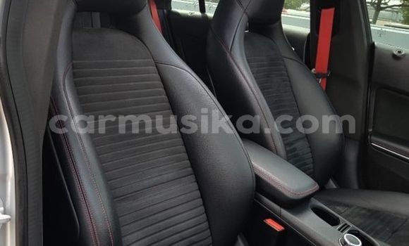 Nunua Ilio tumika Mercedes‒Benz C-klasse AMG Fedha Gari ndani ya Beitbridge nchini Matabeleland Kusini Nunua Ilio tumika Mercedes‒Benz C-klasse AMG Fedha Gari ndani ya Beitbridge nchini Matabeleland Kusini