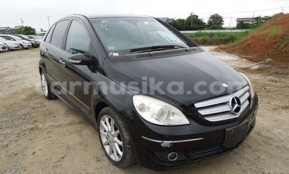Tenga Tsaru Mercedes‒Benz B-klasse Nhema Mota in Beitbridge in Matabeleland South