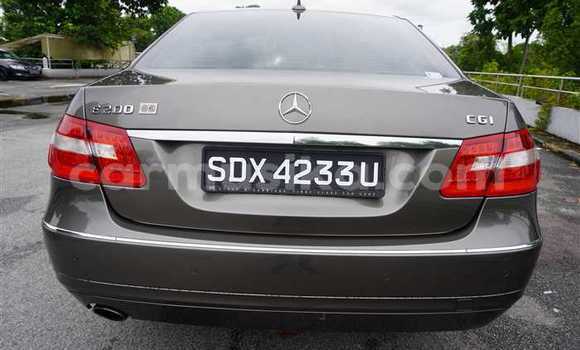 Acheter Occasion Voiture Mercedes‒Benz E–Class Beige à Beitbridge, Matabeleland South Acheter Occasion Voiture Mercedes‒Benz E–Class Beige à Beitbridge, Matabeleland South