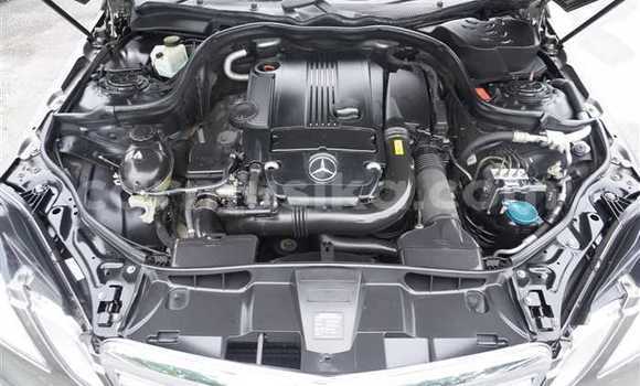 Acheter Occasion Voiture Mercedes‒Benz E–Class Beige à Beitbridge, Matabeleland South Acheter Occasion Voiture Mercedes‒Benz E–Class Beige à Beitbridge, Matabeleland South