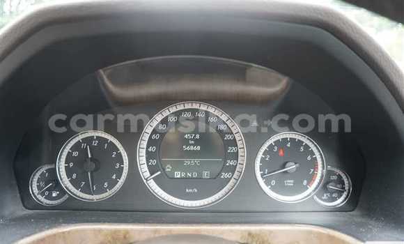 Acheter Occasion Voiture Mercedes‒Benz E–Class Beige à Beitbridge, Matabeleland South Acheter Occasion Voiture Mercedes‒Benz E–Class Beige à Beitbridge, Matabeleland South