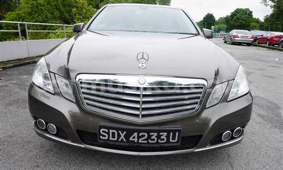 Acheter Occasion Voiture Mercedes‒Benz E–Class Beige à Beitbridge, Matabeleland South Acheter Occasion Voiture Mercedes‒Benz E–Class Beige à Beitbridge, Matabeleland South