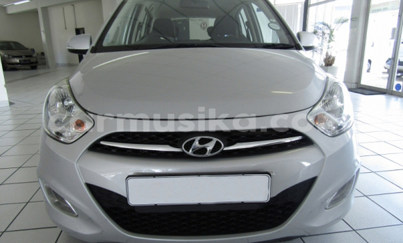 Nunua Ilio tumika Hyundai i10 Fedha Gari ndani ya Beitbridge nchini Matabeleland Kusini