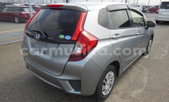 Nunua Ilio tumika Honda Fit Fedha Gari ndani ya Beitbridge nchini Matabeleland Kusini Nunua Ilio tumika Honda Fit Fedha Gari ndani ya Beitbridge nchini Matabeleland Kusini