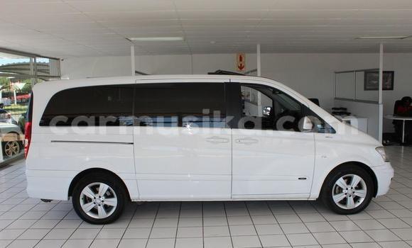 Tenga Tsaru Mercedes‒Benz Vito Chena Mota in Beitbridge in Matabeleland South Tenga Tsaru Mercedes‒Benz Vito Chena Mota in Beitbridge in Matabeleland South