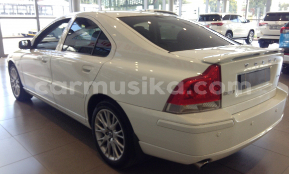 Tenga Tsaru Volvo S60 Chena Mota in Beitbridge in Matabeleland South Tenga Tsaru Volvo S60 Chena Mota in Beitbridge in Matabeleland South