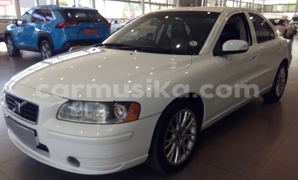 Tenga Tsaru Volvo S60 Chena Mota in Beitbridge in Matabeleland South Tenga Tsaru Volvo S60 Chena Mota in Beitbridge in Matabeleland South