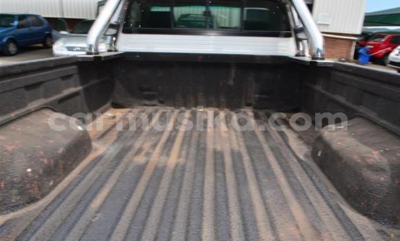Nunua Ilio tumika Toyota Hilux Nyeupe Gari ndani ya Beitbridge nchini Matabeleland Kusini Nunua Ilio tumika Toyota Hilux Nyeupe Gari ndani ya Beitbridge nchini Matabeleland Kusini