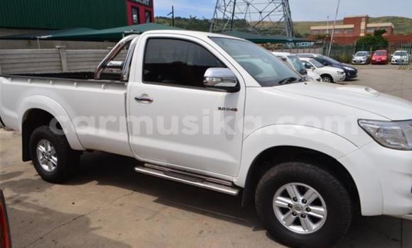 Nunua Ilio tumika Toyota Hilux Nyeupe Gari ndani ya Beitbridge nchini Matabeleland Kusini Nunua Ilio tumika Toyota Hilux Nyeupe Gari ndani ya Beitbridge nchini Matabeleland Kusini