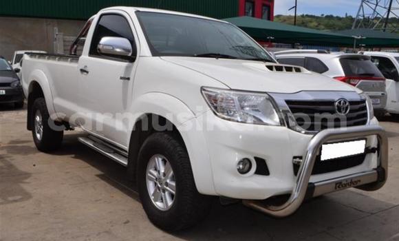 Nunua Ilio tumika Toyota Hilux Nyeupe Gari ndani ya Beitbridge nchini Matabeleland Kusini Nunua Ilio tumika Toyota Hilux Nyeupe Gari ndani ya Beitbridge nchini Matabeleland Kusini