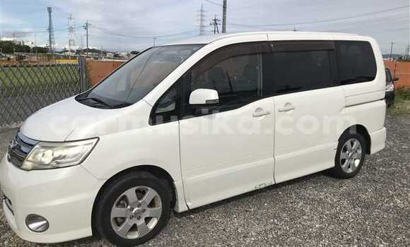 Acheter Occasion Voiture Nissan Serena Blanc à Beitbridge, Matabeleland South Acheter Occasion Voiture Nissan Serena Blanc à Beitbridge, Matabeleland South