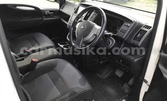 Acheter Occasion Voiture Nissan Serena Blanc à Beitbridge, Matabeleland South Acheter Occasion Voiture Nissan Serena Blanc à Beitbridge, Matabeleland South