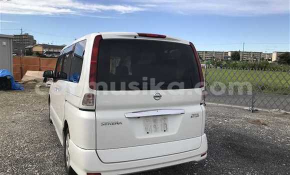 Acheter Occasion Voiture Nissan Serena Blanc à Beitbridge, Matabeleland South Acheter Occasion Voiture Nissan Serena Blanc à Beitbridge, Matabeleland South
