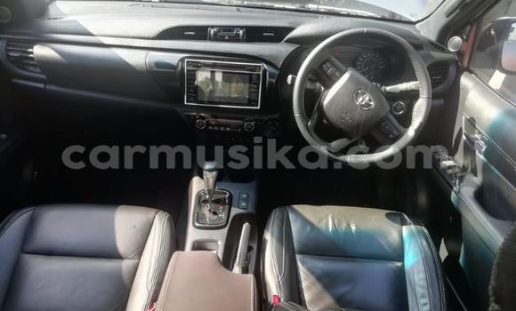 Nunua Ilio tumika Toyota Hilux Fedha Gari ndani ya Beitbridge nchini Matabeleland Kusini Nunua Ilio tumika Toyota Hilux Fedha Gari ndani ya Beitbridge nchini Matabeleland Kusini