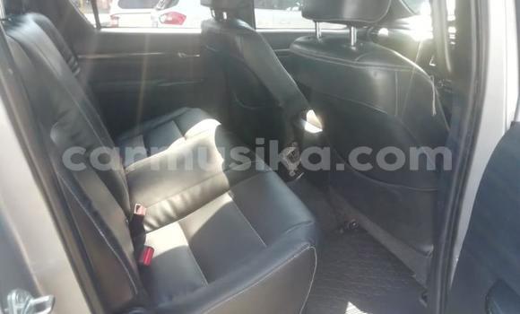 Nunua Ilio tumika Toyota Hilux Fedha Gari ndani ya Beitbridge nchini Matabeleland Kusini Nunua Ilio tumika Toyota Hilux Fedha Gari ndani ya Beitbridge nchini Matabeleland Kusini