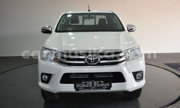 Nunua Ilio tumika Toyota Hilux Nyeupe Gari ndani ya Beitbridge nchini Matabeleland Kusini