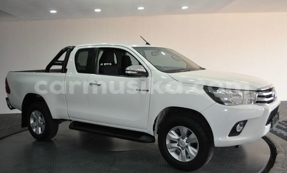 Buy Used Toyota Hilux White Car in Beitbridge in Matabeleland South Buy Used Toyota Hilux White Car in Beitbridge in Matabeleland South