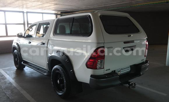 Tenga Tsaru Toyota Hilux Chena Mota in Beitbridge in Matabeleland South Tenga Tsaru Toyota Hilux Chena Mota in Beitbridge in Matabeleland South