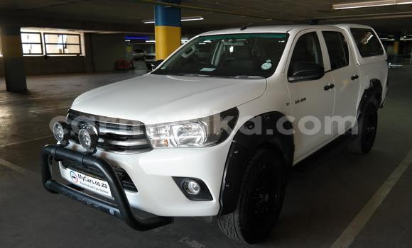 Tenga Tsaru Toyota Hilux Chena Mota in Beitbridge in Matabeleland South Tenga Tsaru Toyota Hilux Chena Mota in Beitbridge in Matabeleland South