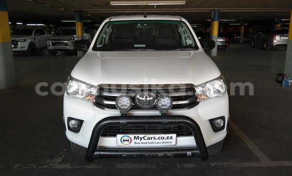 Tenga Tsaru Toyota Hilux Chena Mota in Beitbridge in Matabeleland South Tenga Tsaru Toyota Hilux Chena Mota in Beitbridge in Matabeleland South