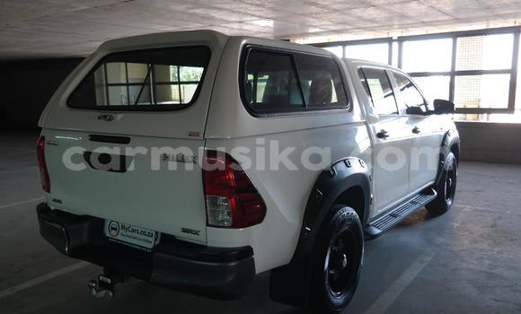 Tenga Tsaru Toyota Hilux Chena Mota in Beitbridge in Matabeleland South Tenga Tsaru Toyota Hilux Chena Mota in Beitbridge in Matabeleland South